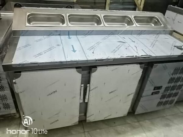 ثلاجة بيتزا